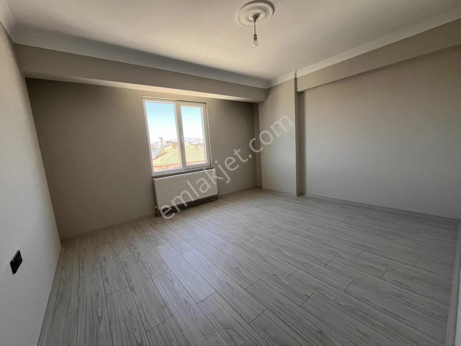 Remax Dem'den Demirkent Mah. Kiralık 2+1 Daire
