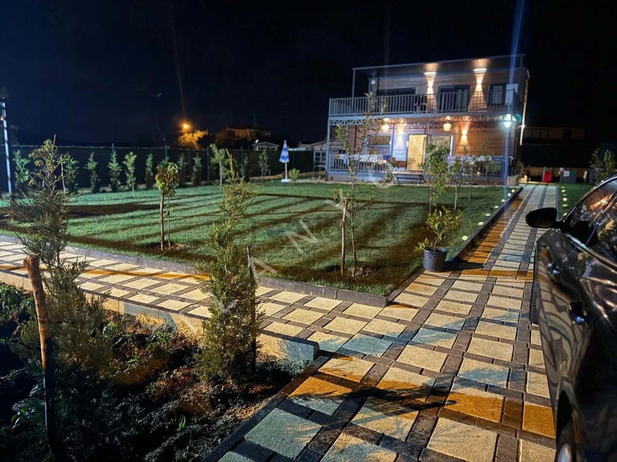 Çatalca'da Doğayla İç İçe, Full Eşyalı Bahçeli Villa